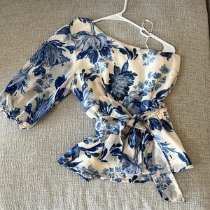 Lulu’s One shoulder top